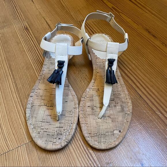 Crown and Ivy beige leather navy tassel wedge thong sandal SIZE 9M - Picture 1 of 7